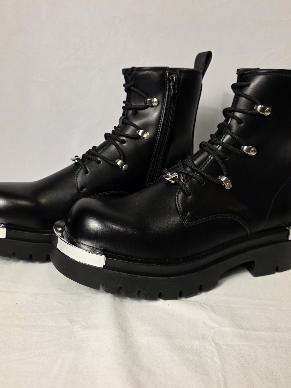 Men's Black Combat Biker Boot With Chrome Accent Size 11 Unbranded